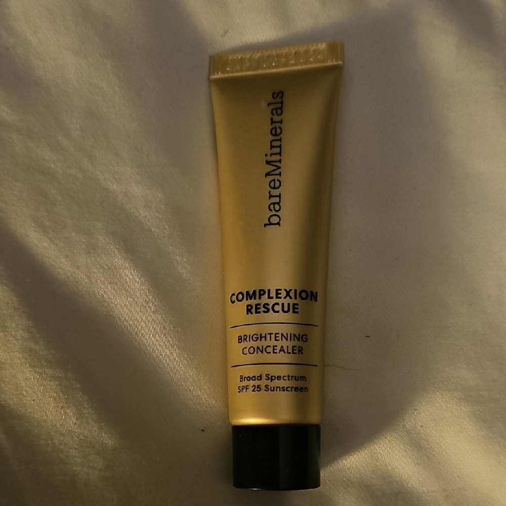 bareMinerals Complexion Rescue Brightening Concealer in Gold